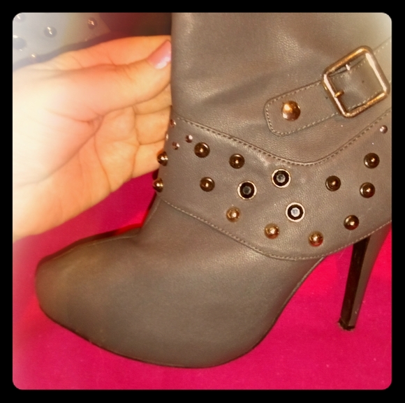 Dark grey embellished heeled boots - Picture 1 of 5